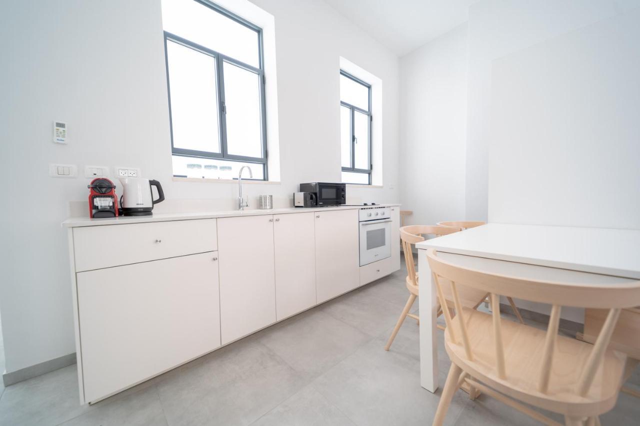 Yalarent Boutique Apartments In Jaffa'S Flea Market Tel Aviv Bagian luar foto